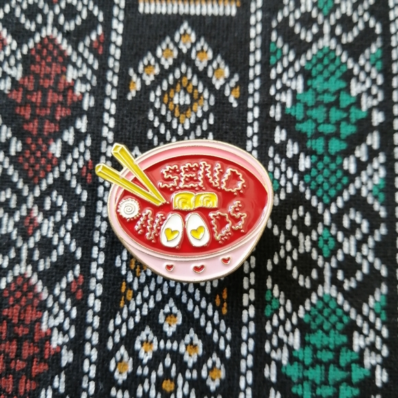 📍2/20$ Send Noods Enamel Pin NWOT - Picture 1 of 5